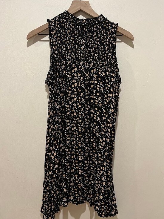 Dresses & Skirts - Floral Smocked Sleeveless